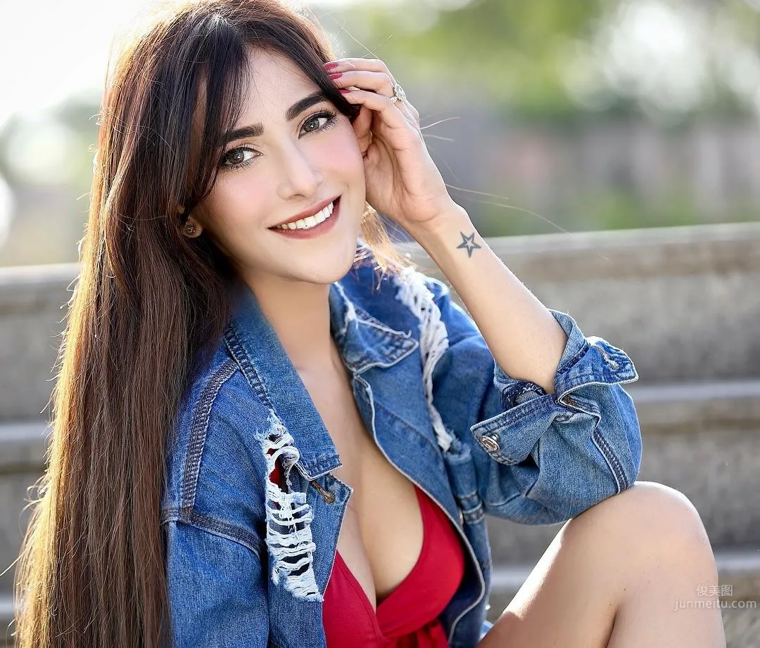 Angela Krislinzki- 印度美女演员_8