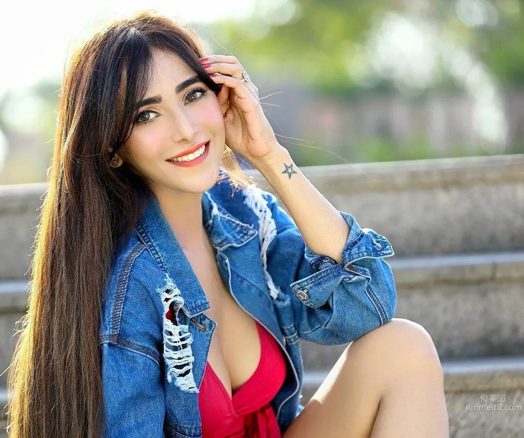 Angela Krislinzki- 印度美女演员_24