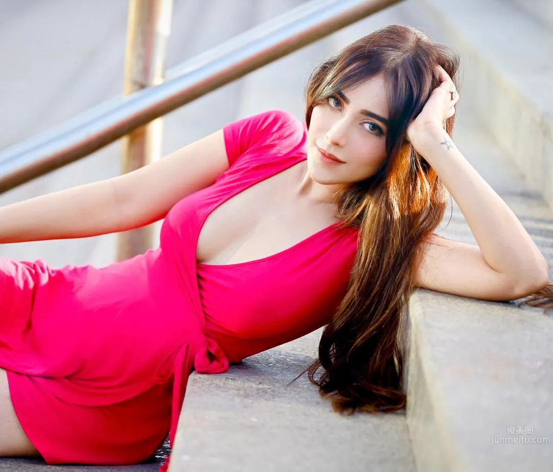 Angela Krislinzki- 印度美女演员_12