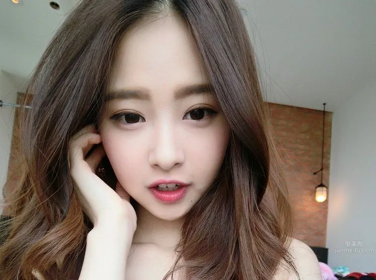 Hana Lin- 娃娃脸正妹可爱的外表有著惊人美胸_0