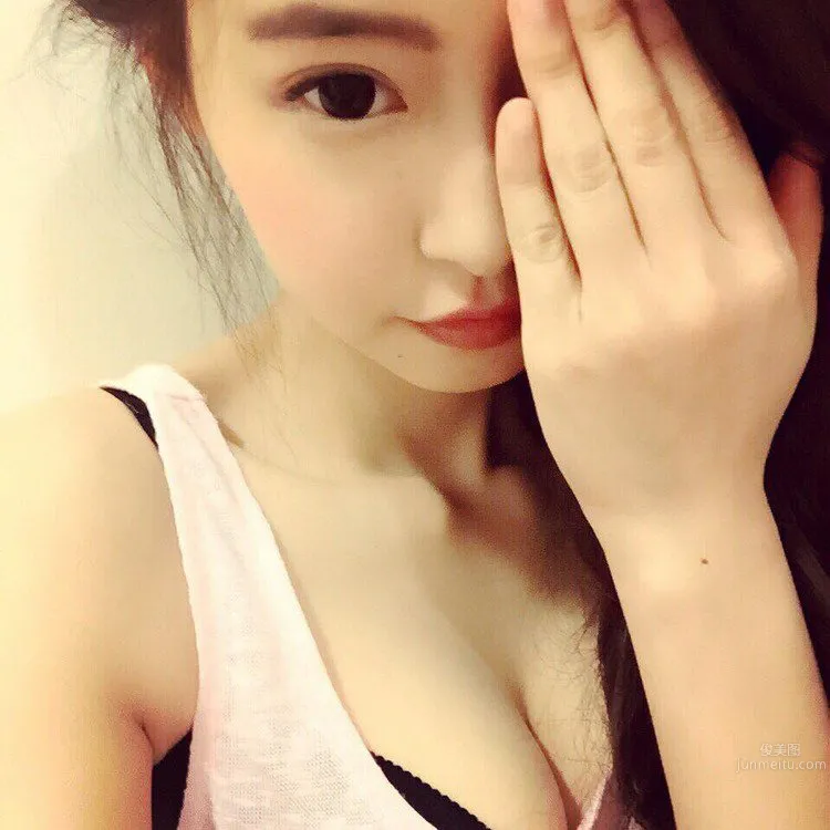 Hana Lin- 娃娃脸正妹可爱的外表有著惊人美胸_5