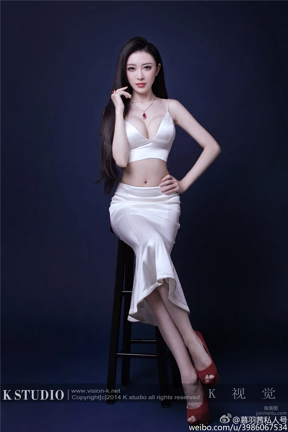 慕羽茜- 气质美女诱人美腿写真图片_20