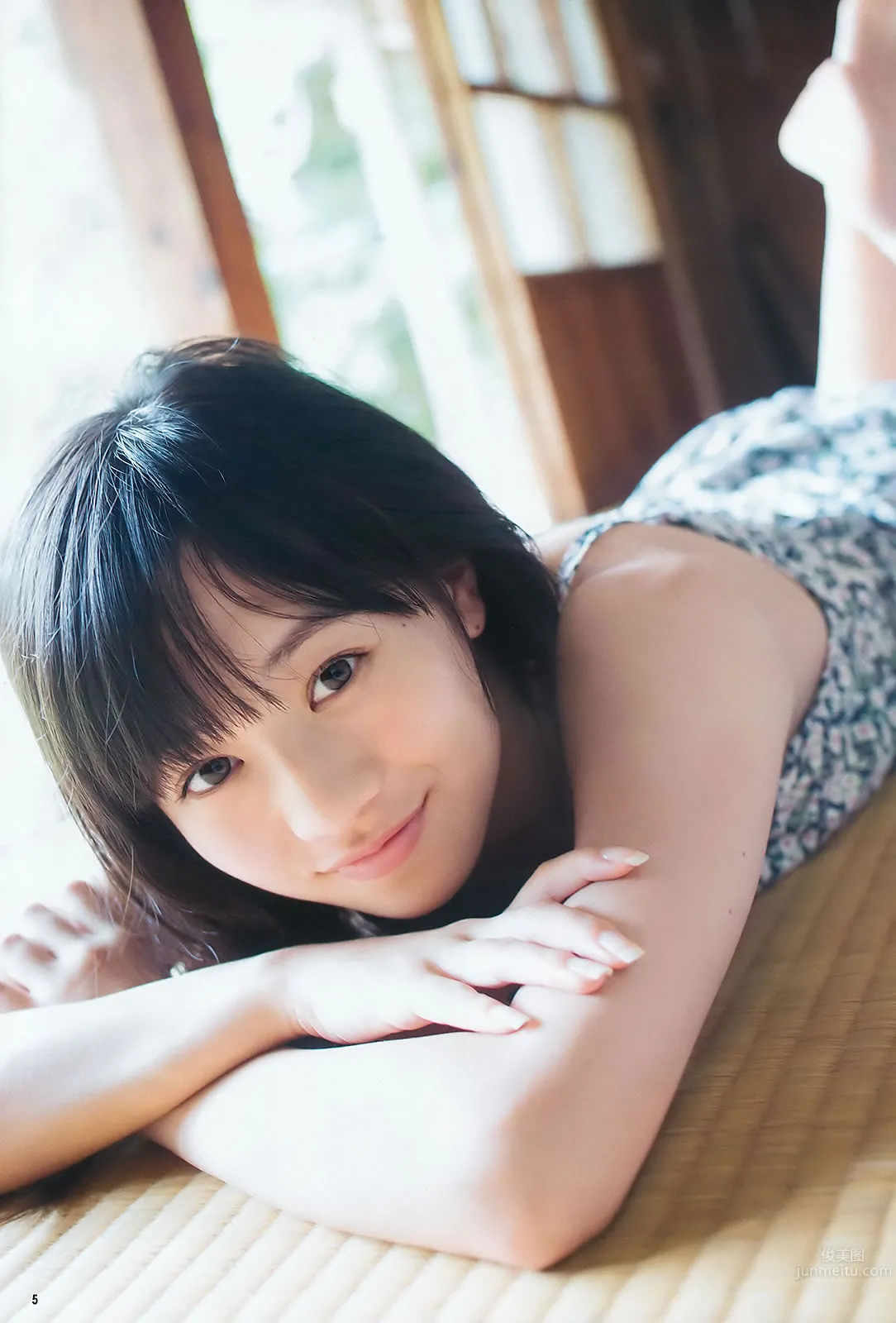 [Weekly Young Jump] 2015 No.44 45 伊藤萌々香 松井珠理奈 篠崎愛 内田理央_10