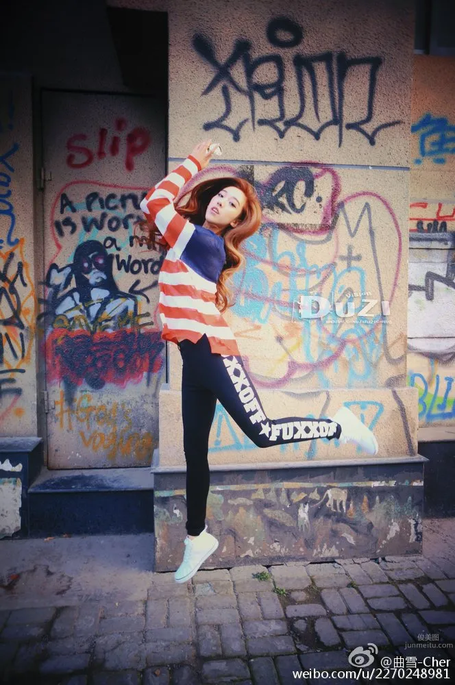 雪儿Cher(曲雪)- 微博时尚自拍写真_44