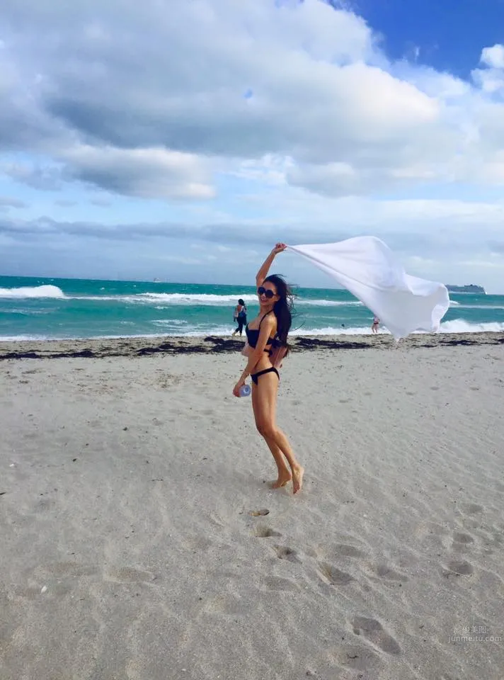 Carina Lee- 迈阿密海滩比基尼美图～身材好到极致_2