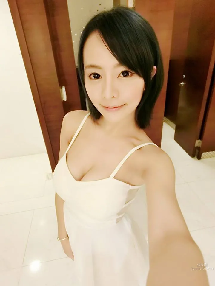 巫娃娃(巫雅慧)- 身材超棒的斗鱼台服女主播_7