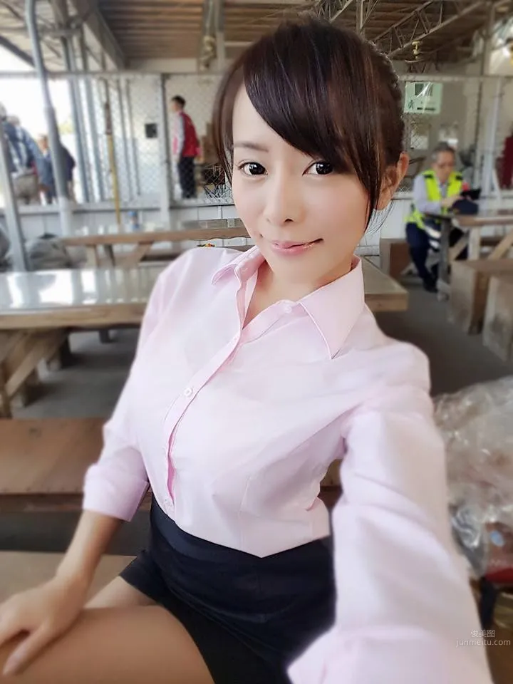 巫娃娃(巫雅慧)- 身材超棒的斗鱼台服女主播_16