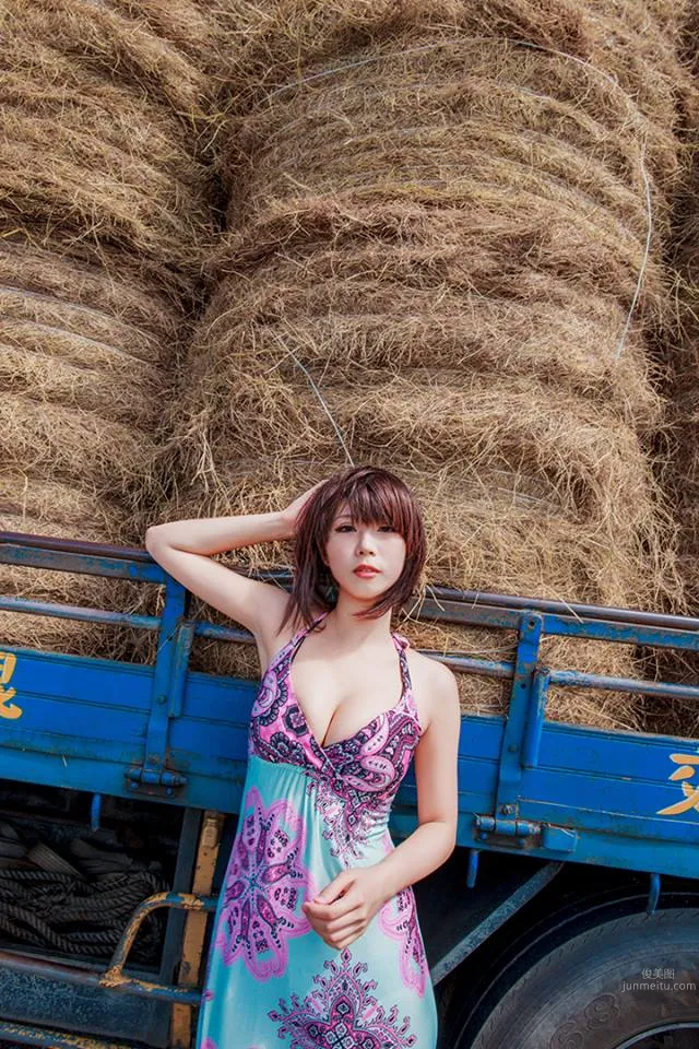 Sylvia小希- 短发美人户外写真_9