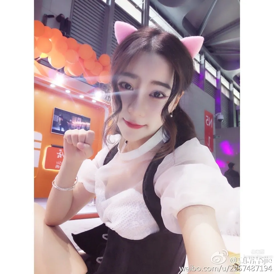 夏诗洁Sijie- CJ2016 网龙游戏展台SG。_6