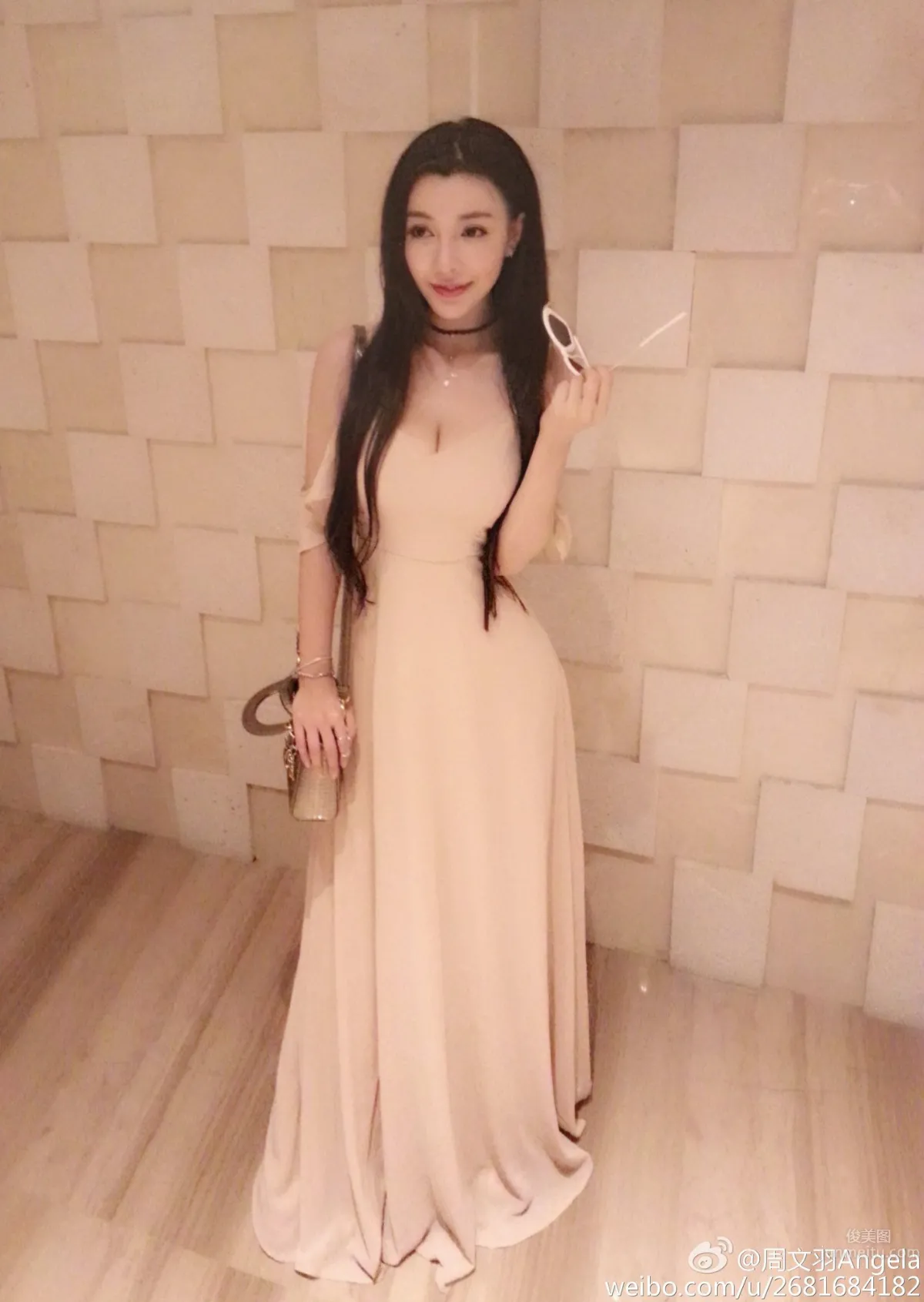 周文羽Angela- 童颜美女好身材私房美图_3