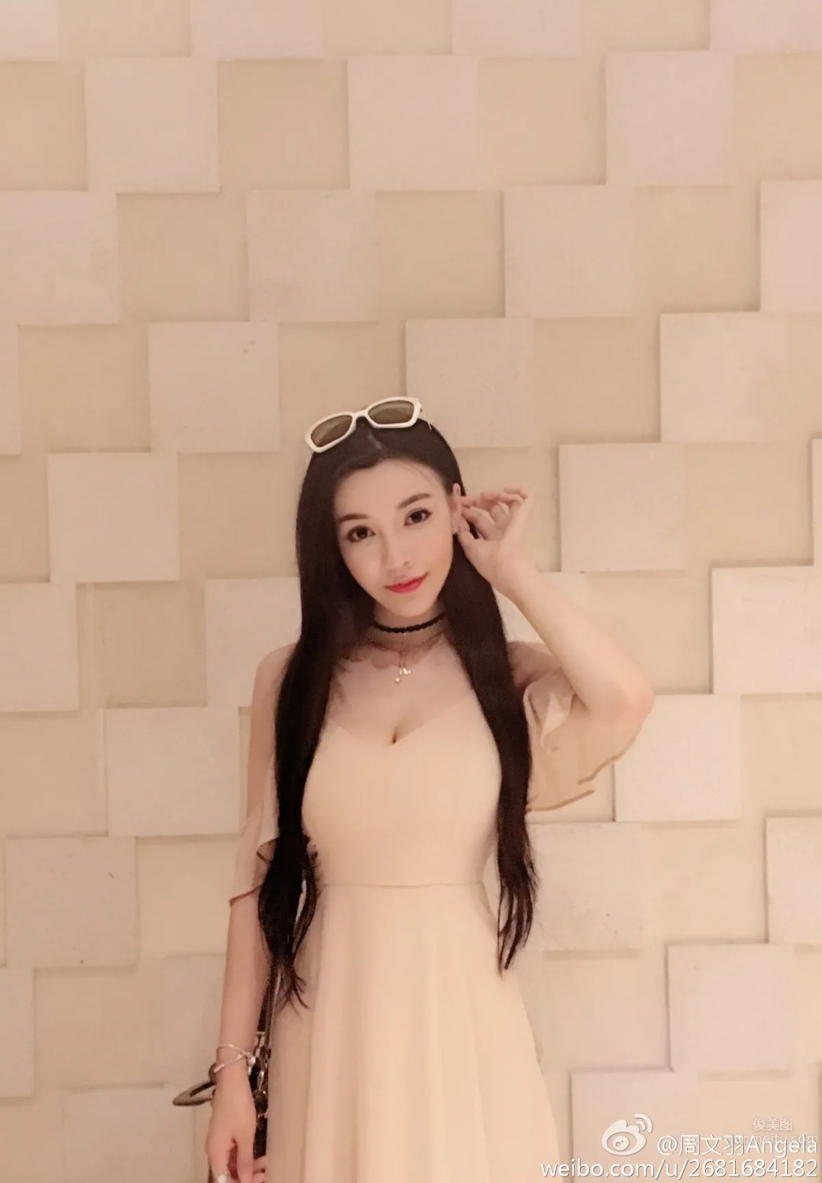 周文羽Angela- 童颜美女好身材私房美图_2