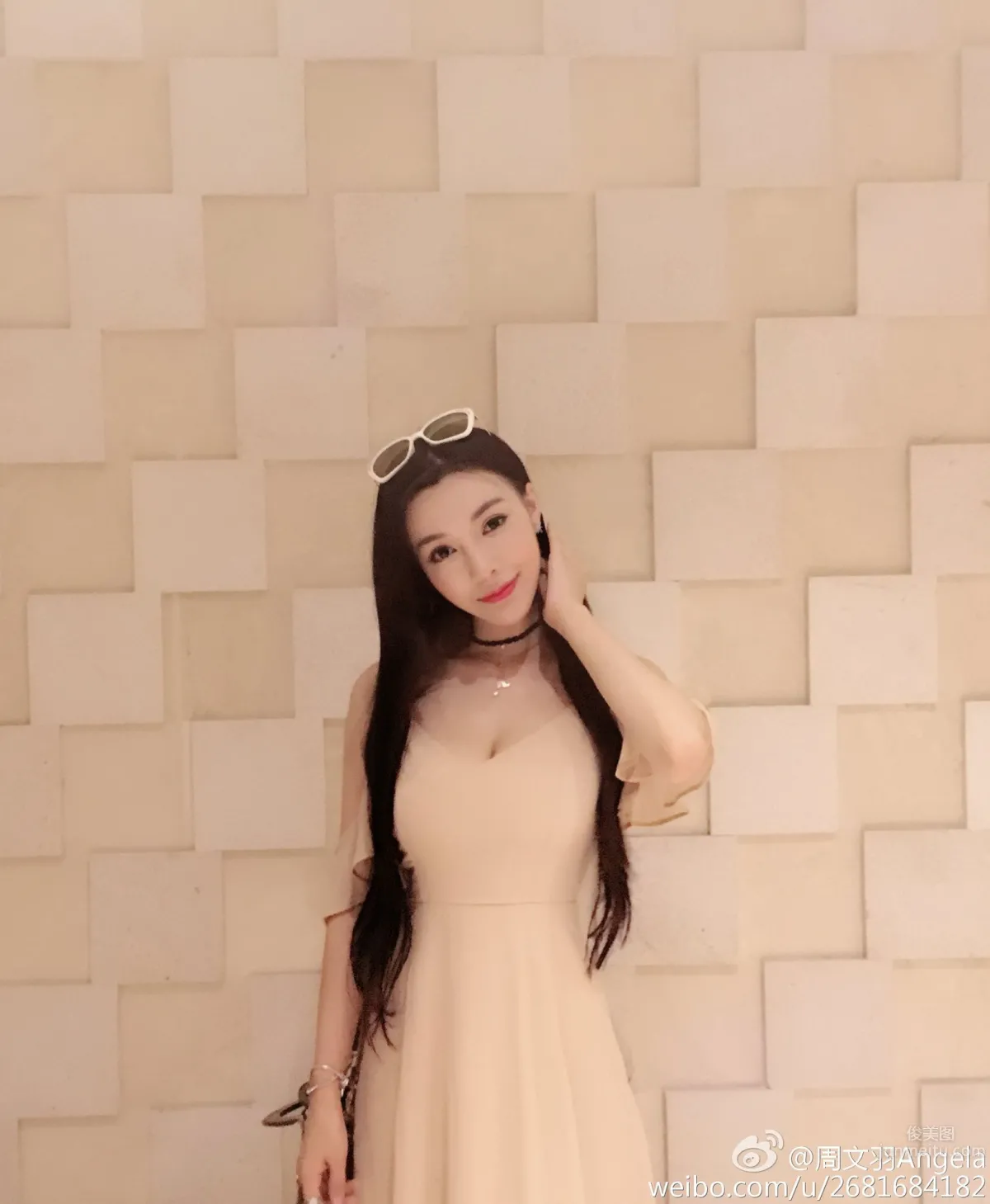 周文羽Angela- 童颜美女好身材私房美图_1