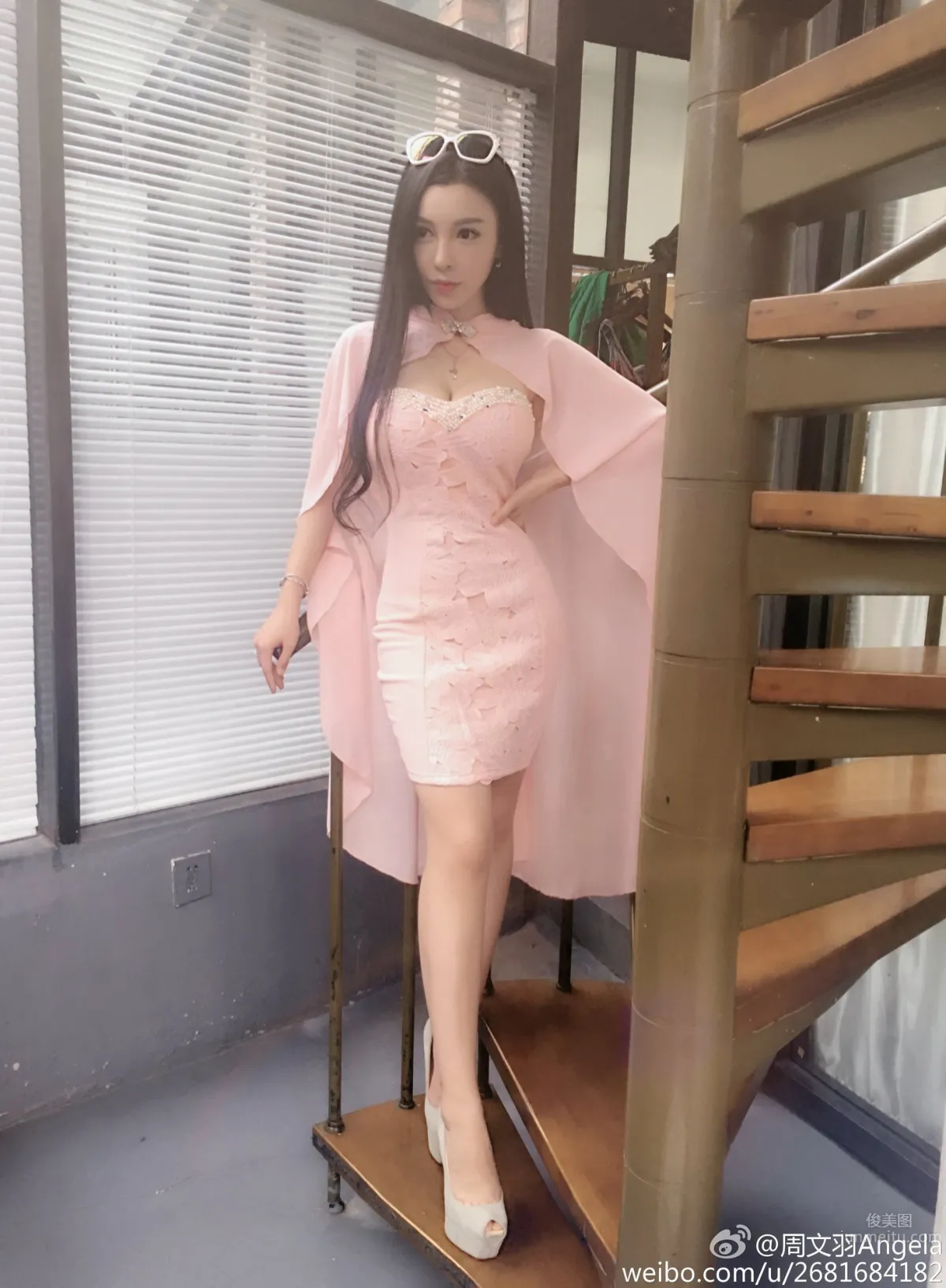 周文羽Angela- 童颜美女好身材私房美图_5