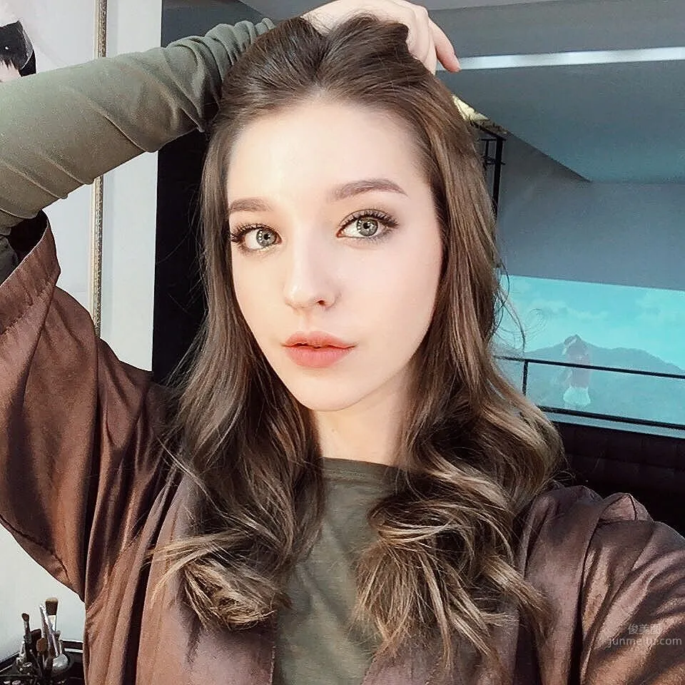 Angelina Danilova- 俄罗多姿的可爱美女_18