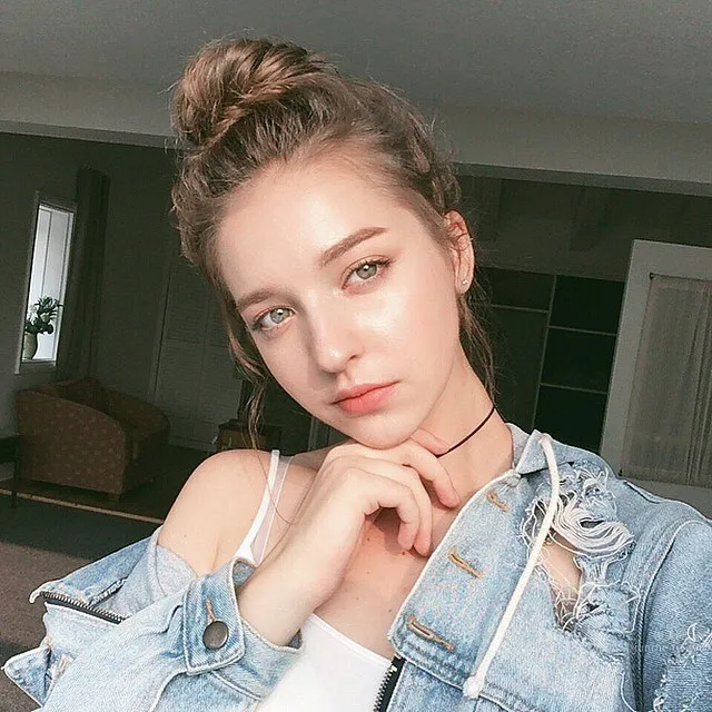 Angelina Danilova- 俄罗多姿的可爱美女_13