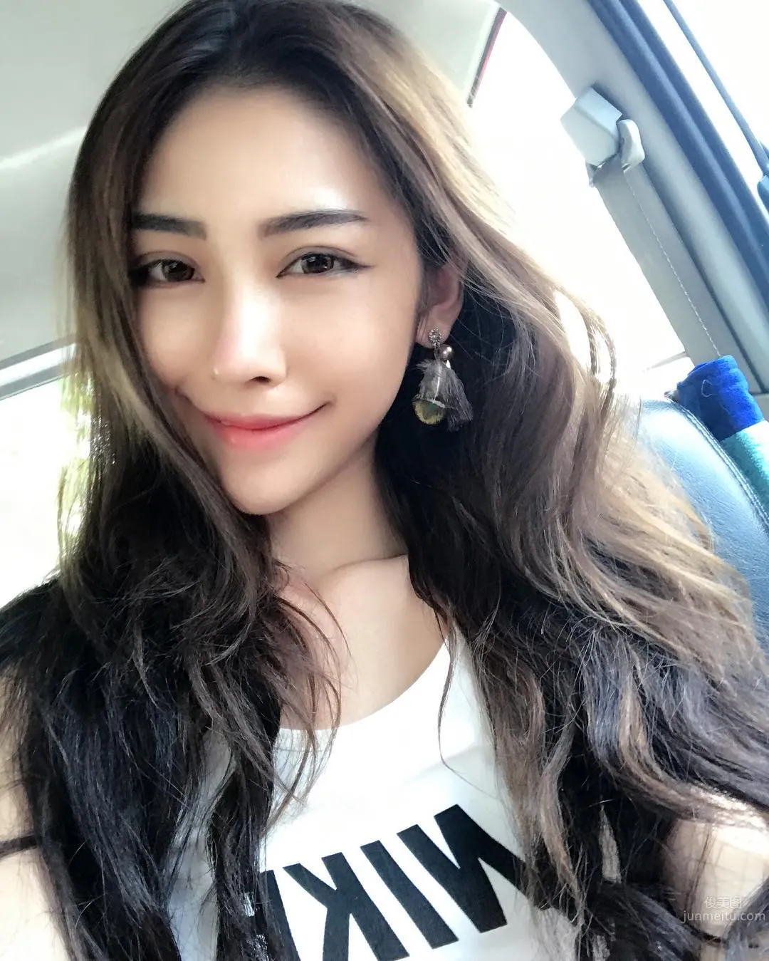 龚映璇- 台湾最年轻的女主播私房照_11