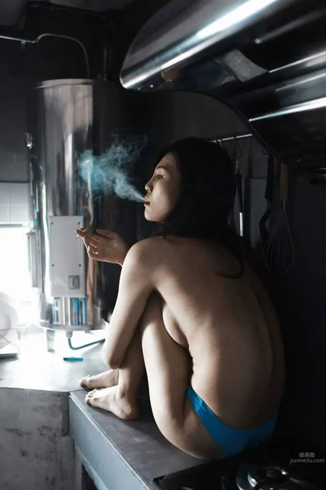 Ainslee Wang- 冰山美人性感艺术写真_1