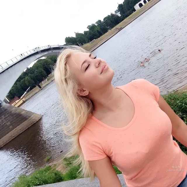 Anita Imerlin- 登上《花花公子》封面的俄罗斯嫩模_5