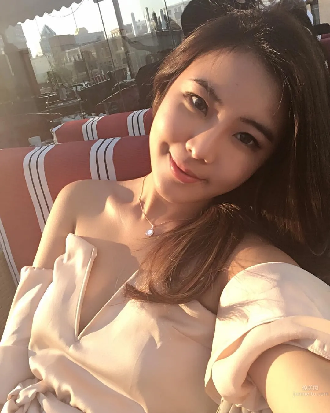 Stephanie Teh- PTT表特版推爆高颜值老板娘_2