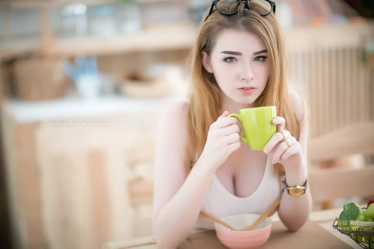 Jessie Vard- 卖身养家的泰国混血模特儿_21