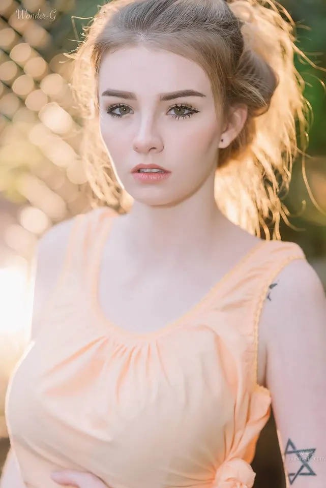 Jessie Vard- 卖身养家的泰国混血模特儿_45