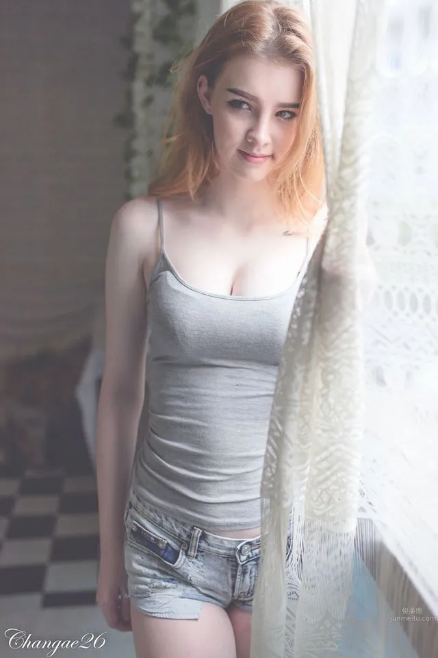 Jessie Vard- 卖身养家的泰国混血模特儿_10