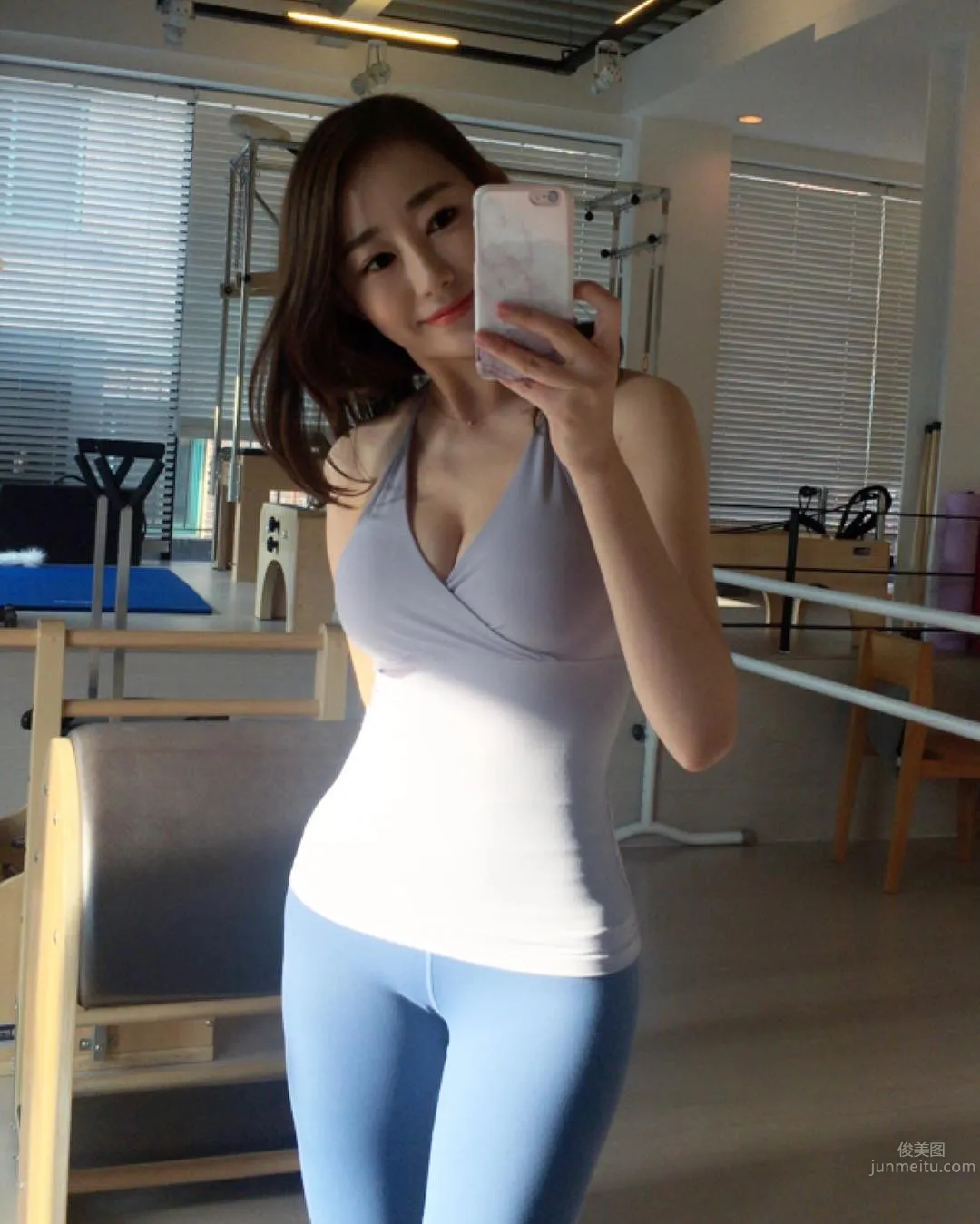 朴智英Park Ji Young- 韩国瑜伽女神每个动作都迷人_0