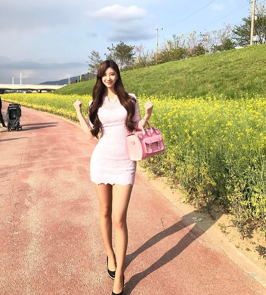 韩国九头身美女Jin Yeyoung 黄金比例的大长腿_29