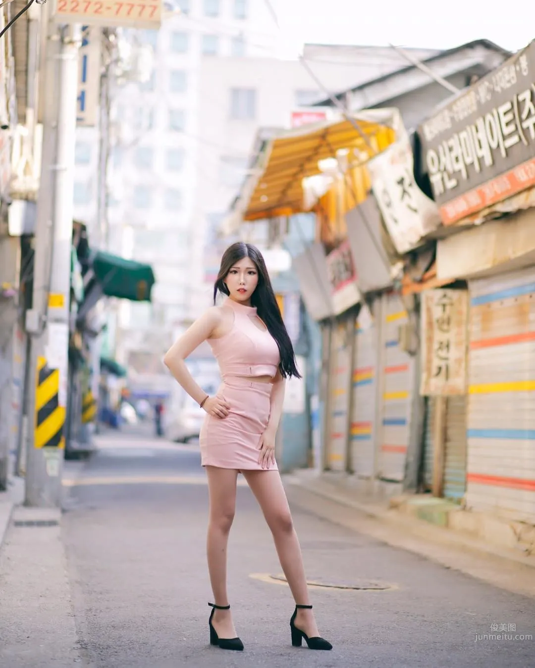 韩国美女조달쏭 街头性感写真美图_36