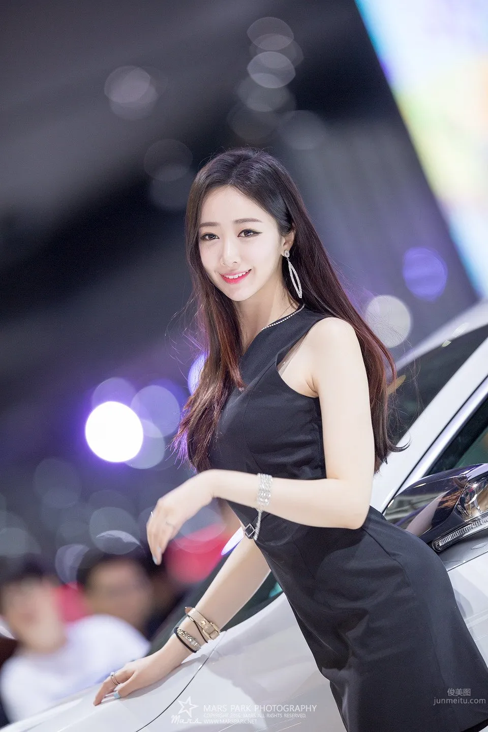 南韩气质车模申海莉 车展瞩目的焦点美人_3