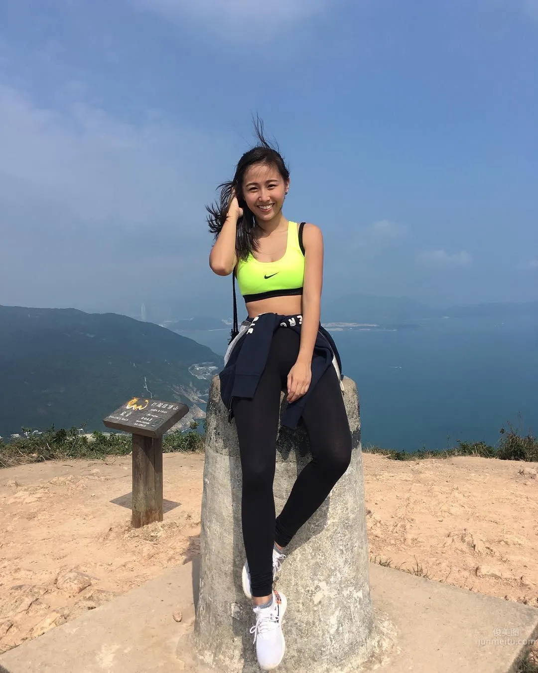 学界女神黄可盈Flavia Wong的IG私房照美照_1