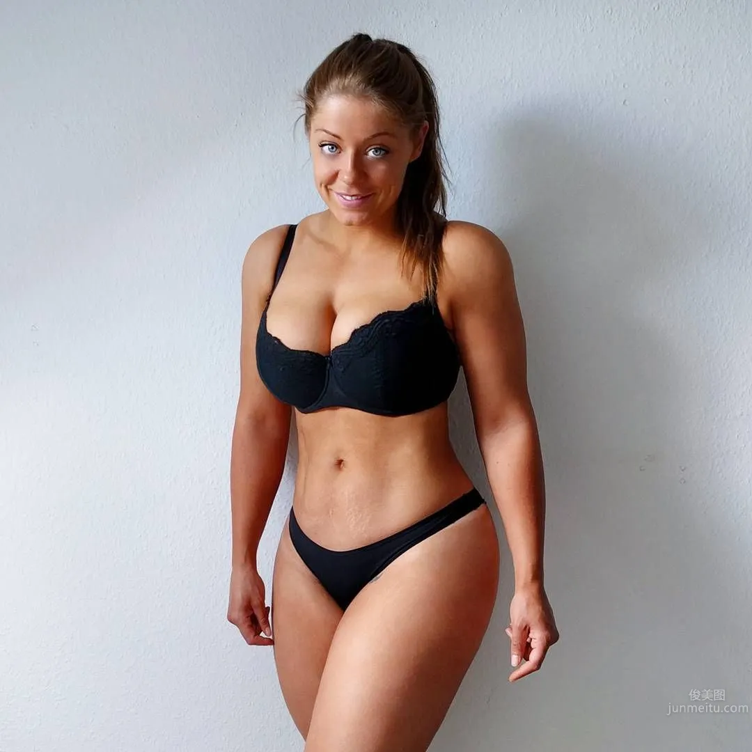 丹麦模特Mia Sand 超重量级健身达人_0