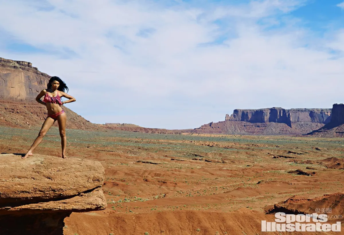 Chanel Iman- 2014至2016年体育画报泳装特刊_40