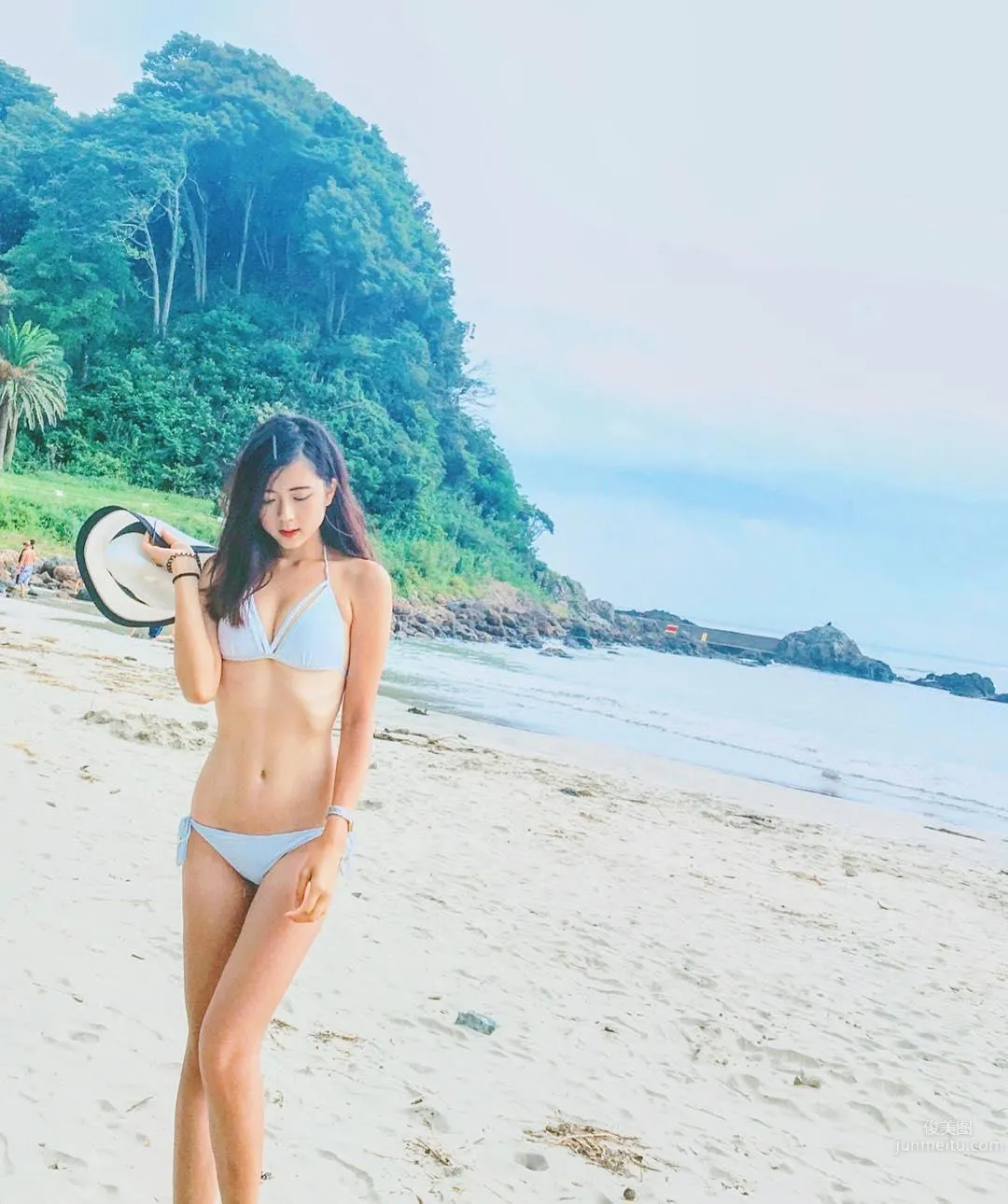 正妹品妍日本海边玩水 沙滩释放健康最美体态_8