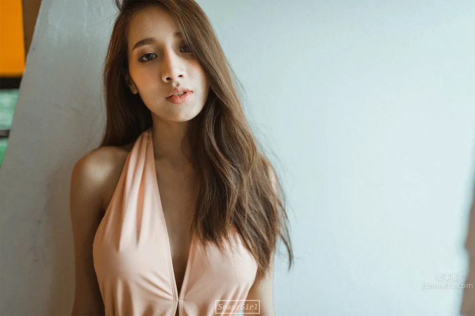 咖啡女神Pichana Yoosuk 围裙藏不住的性感_77