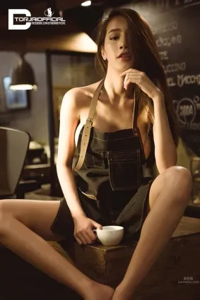 咖啡女神Pichana Yoosuk 围裙藏不住的性感