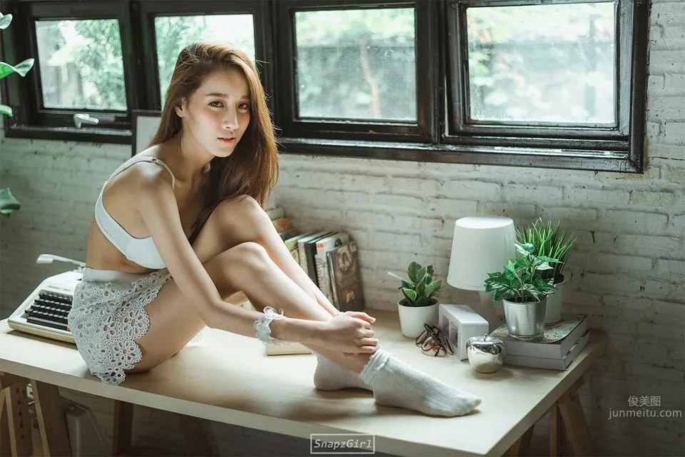 咖啡女神Pichana Yoosuk 围裙藏不住的性感_69