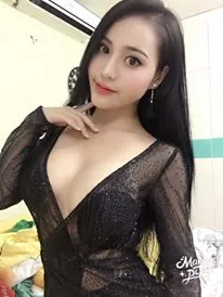 越南模特Đặng Trang火辣红肚兜美图_27