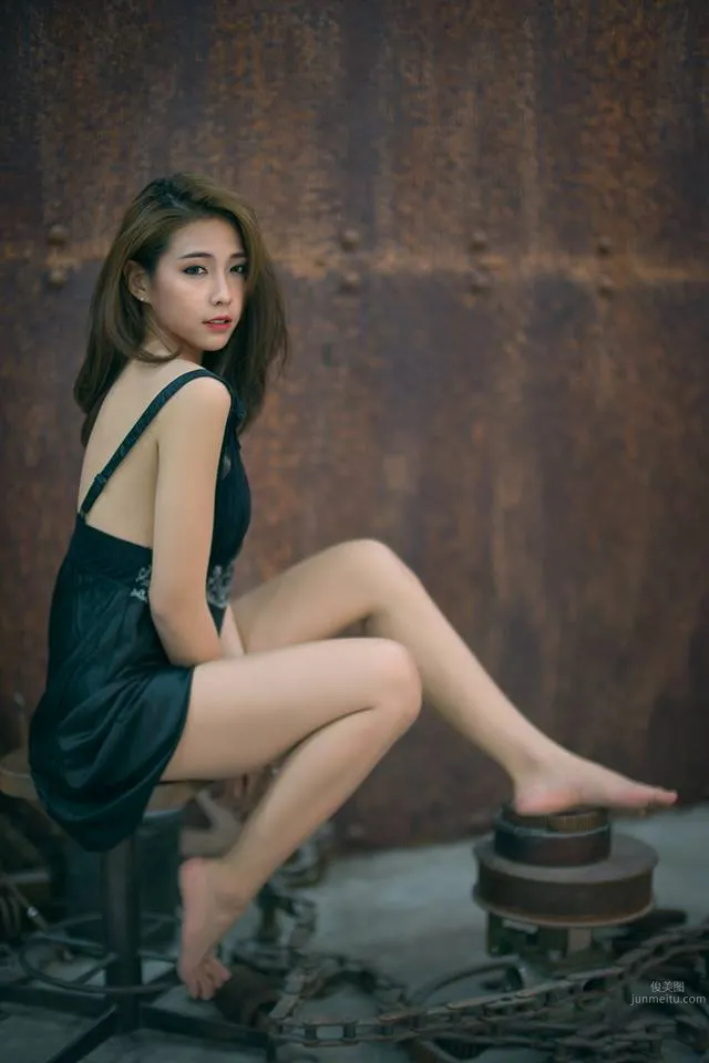 泰国混血妹子Soraya Suttawas 雪白肌肤时尚高雅_57