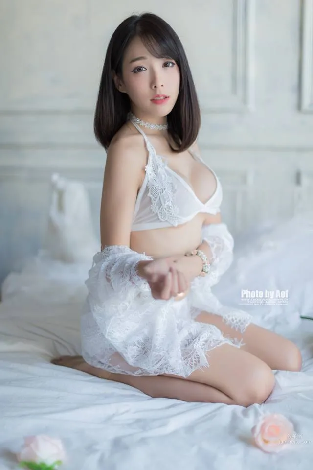 泰国混血妹子Soraya Suttawas 雪白肌肤时尚高雅_8