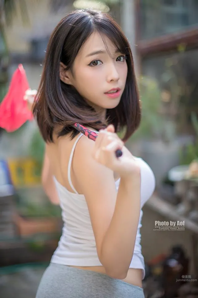泰国混血妹子Soraya Suttawas 雪白肌肤时尚高雅_4