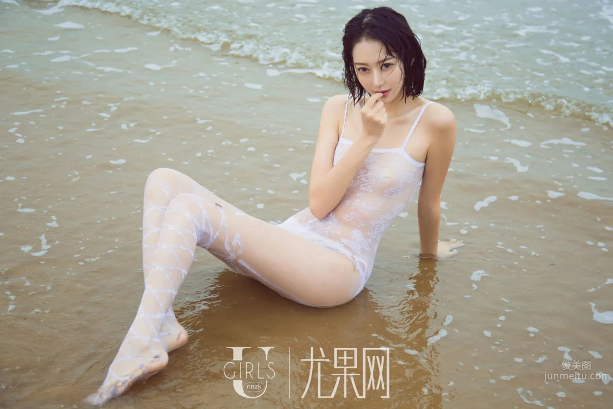 银剑女郎付艺轩 海边沙滩秀美腿_17