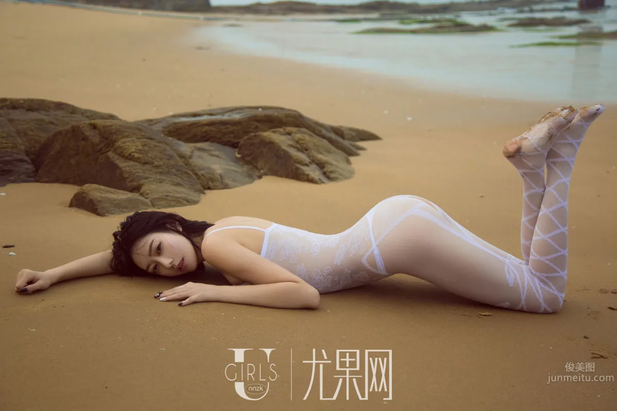 银剑女郎付艺轩 海边沙滩秀美腿_10