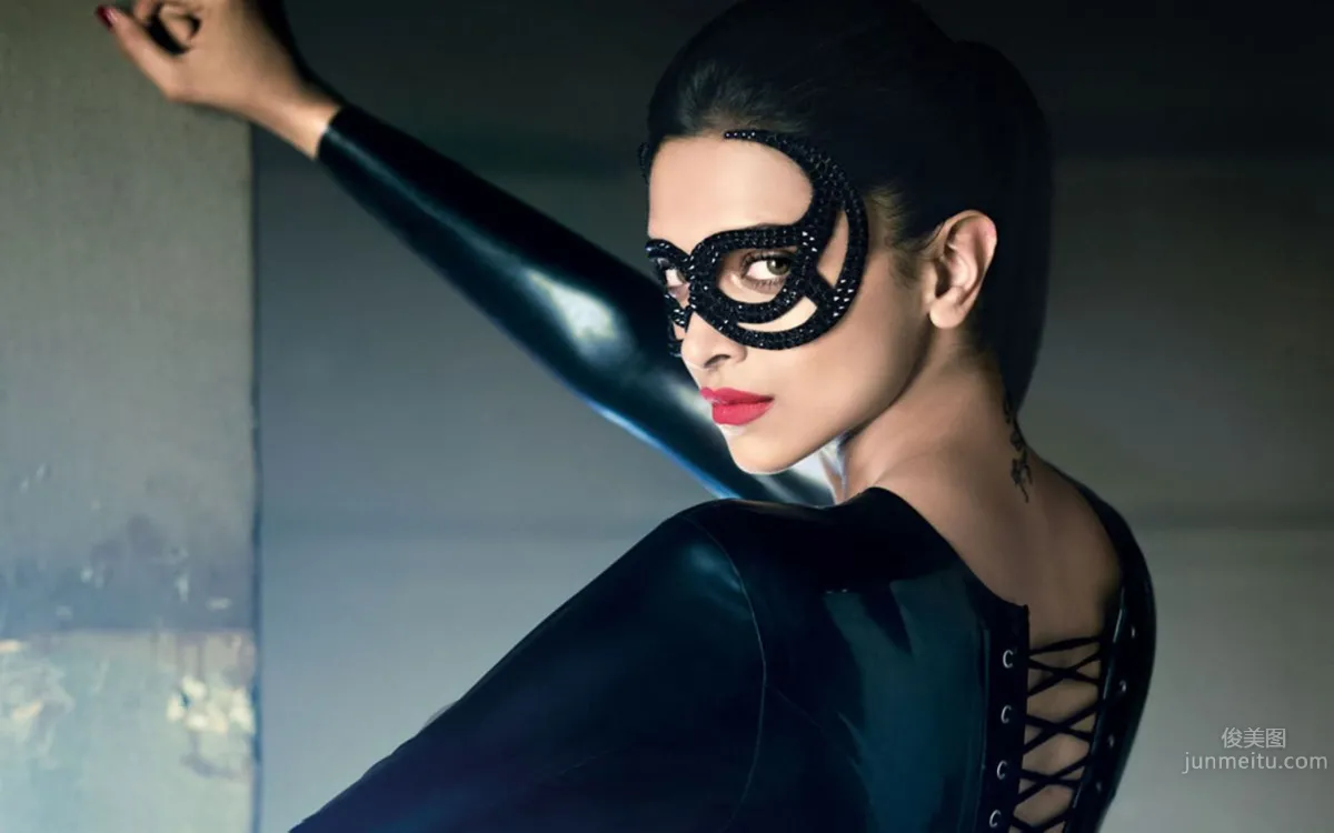 Deepika Padukone- 印度美女海报写真_2