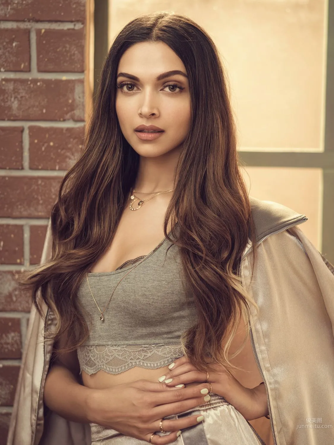 Deepika Padukone- 印度美女海报写真_0