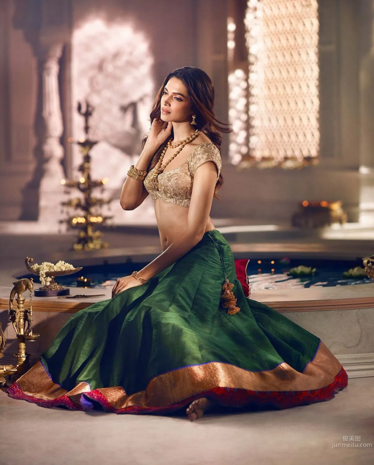 Deepika Padukone- 印度美女海报写真_12