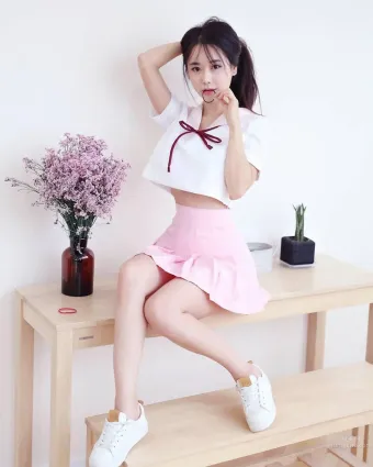 韩国外拍模特캔디 蜂腰翘臀极品身材