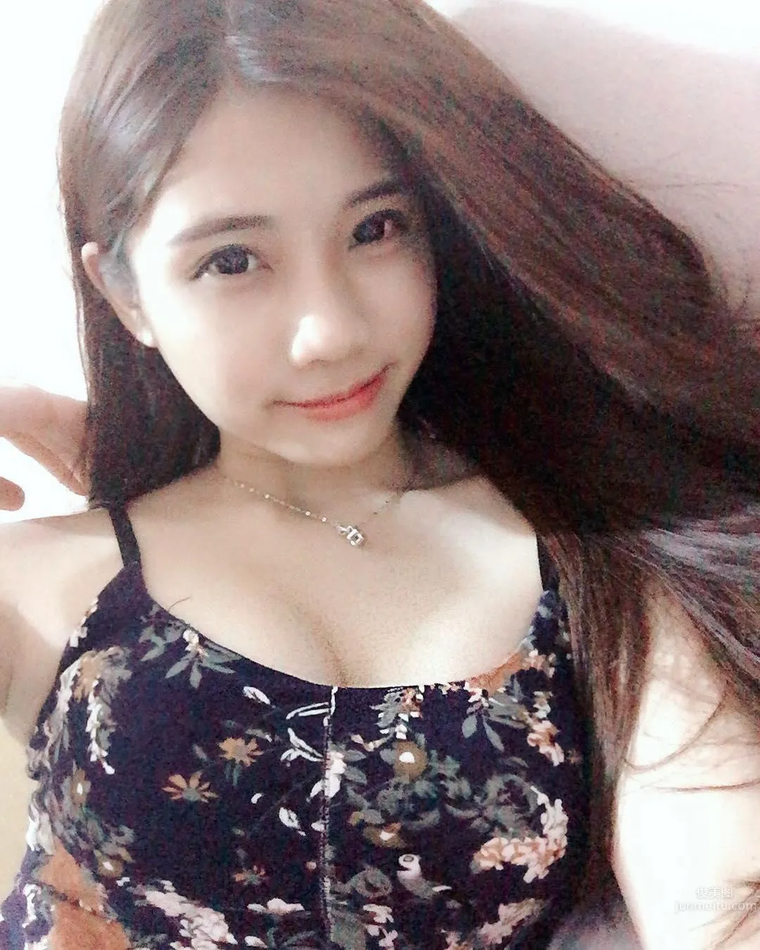 大马正妹Rainy Lly 气质满分身材姣好系的女孩_3