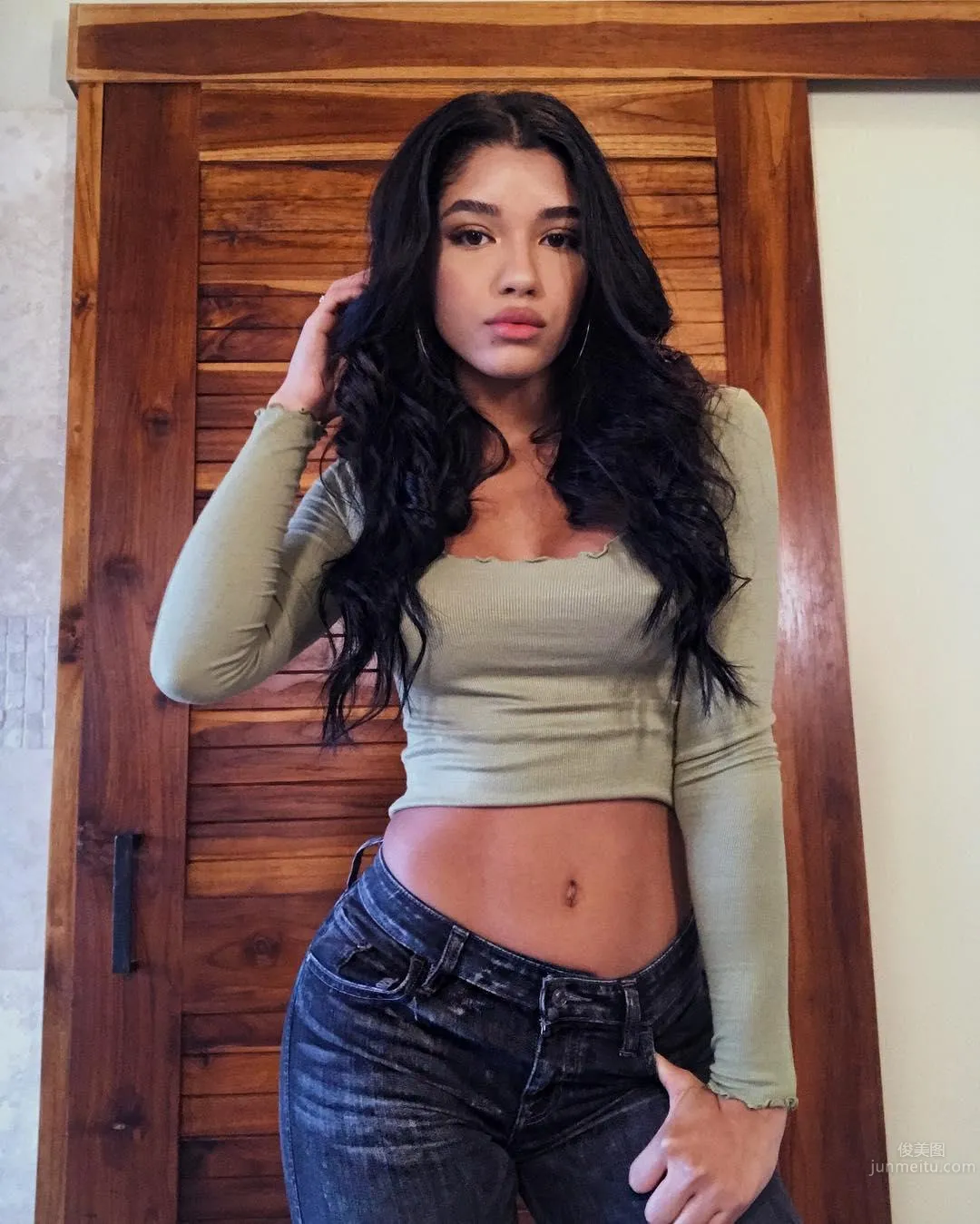 Yovanna Ventura- 健康肤色健美线条_17