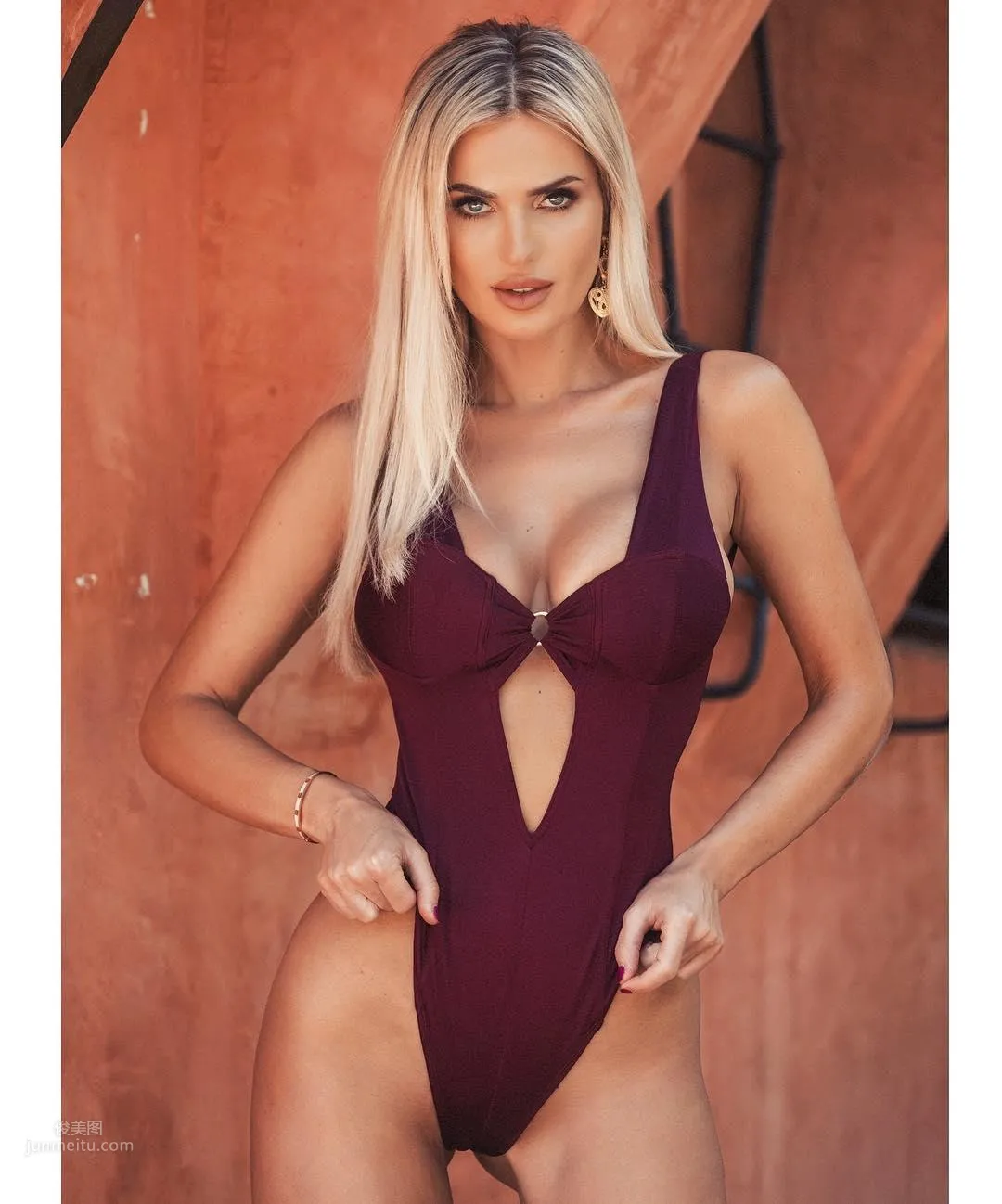 浓醇香！焦糖妹「Leanna Bartlett」身材好诱人_47